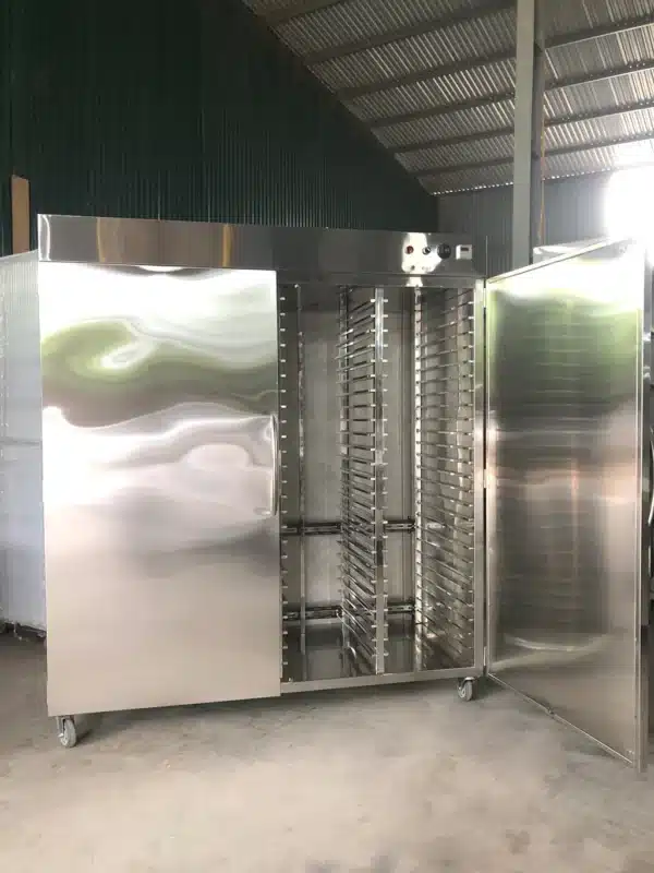Tủ giữ ấm 200 khay suất ăn