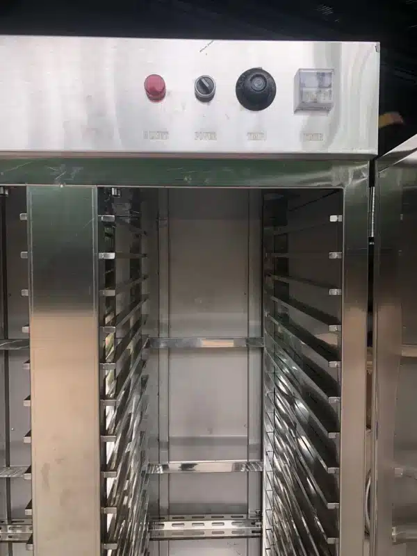 Tủ giữ ấm 100 khay suất ăn