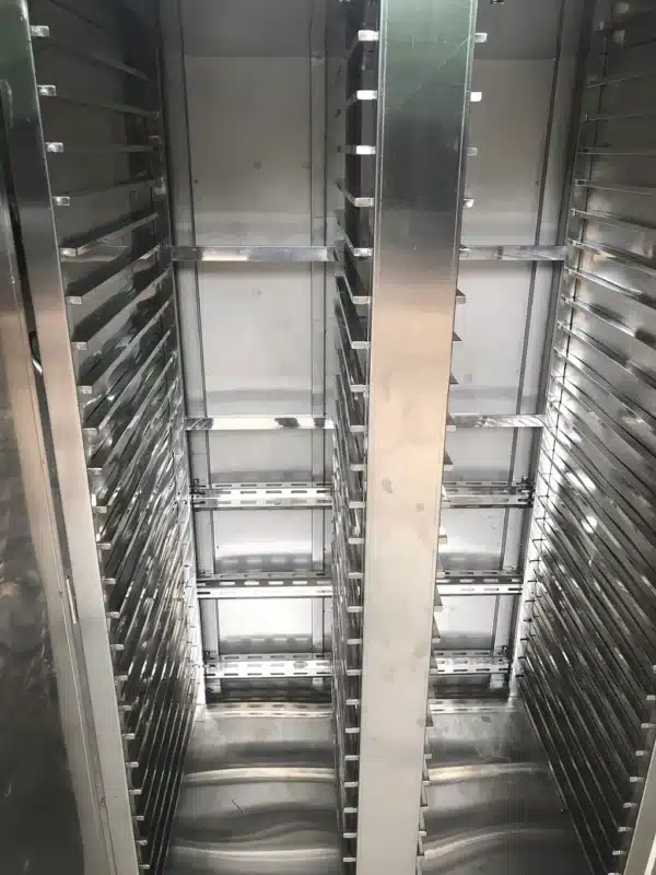 Tủ giữ ấm 100 khay suất ăn