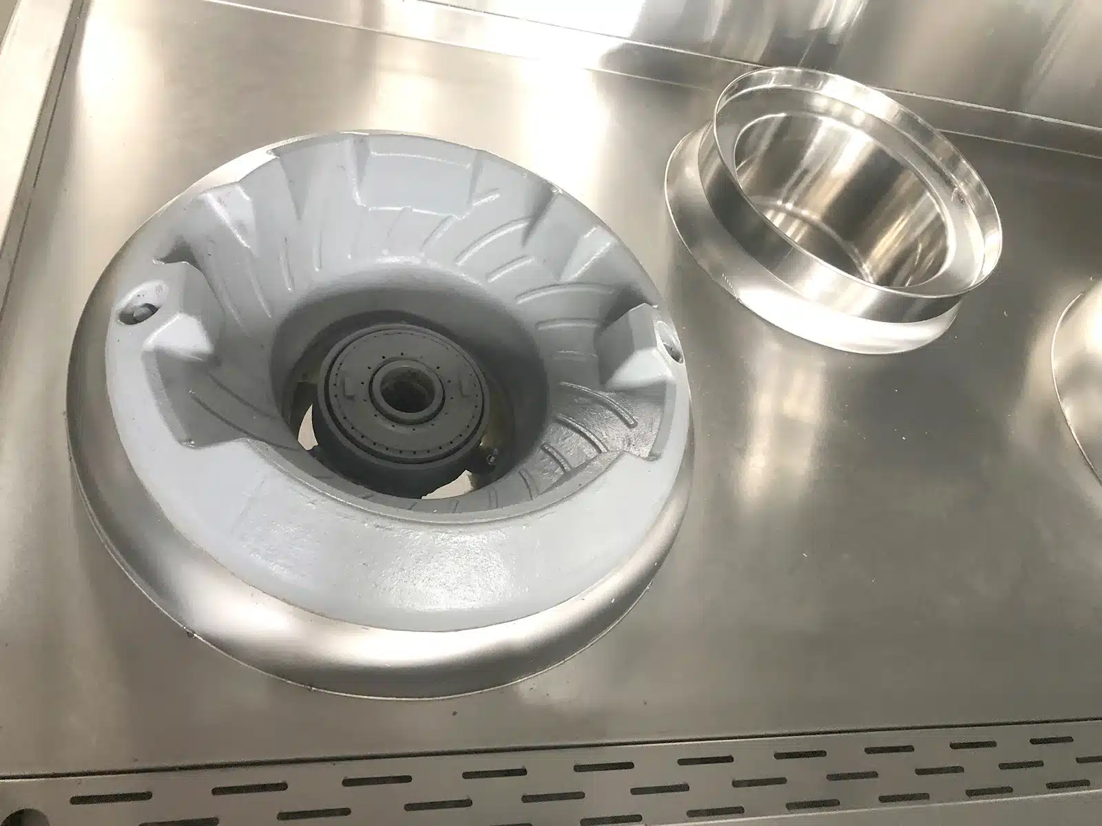 Bếp Á 2 họng gang công nghiệp Himalaya Bếp Á 2 họng gang công nghiệp Himalaya