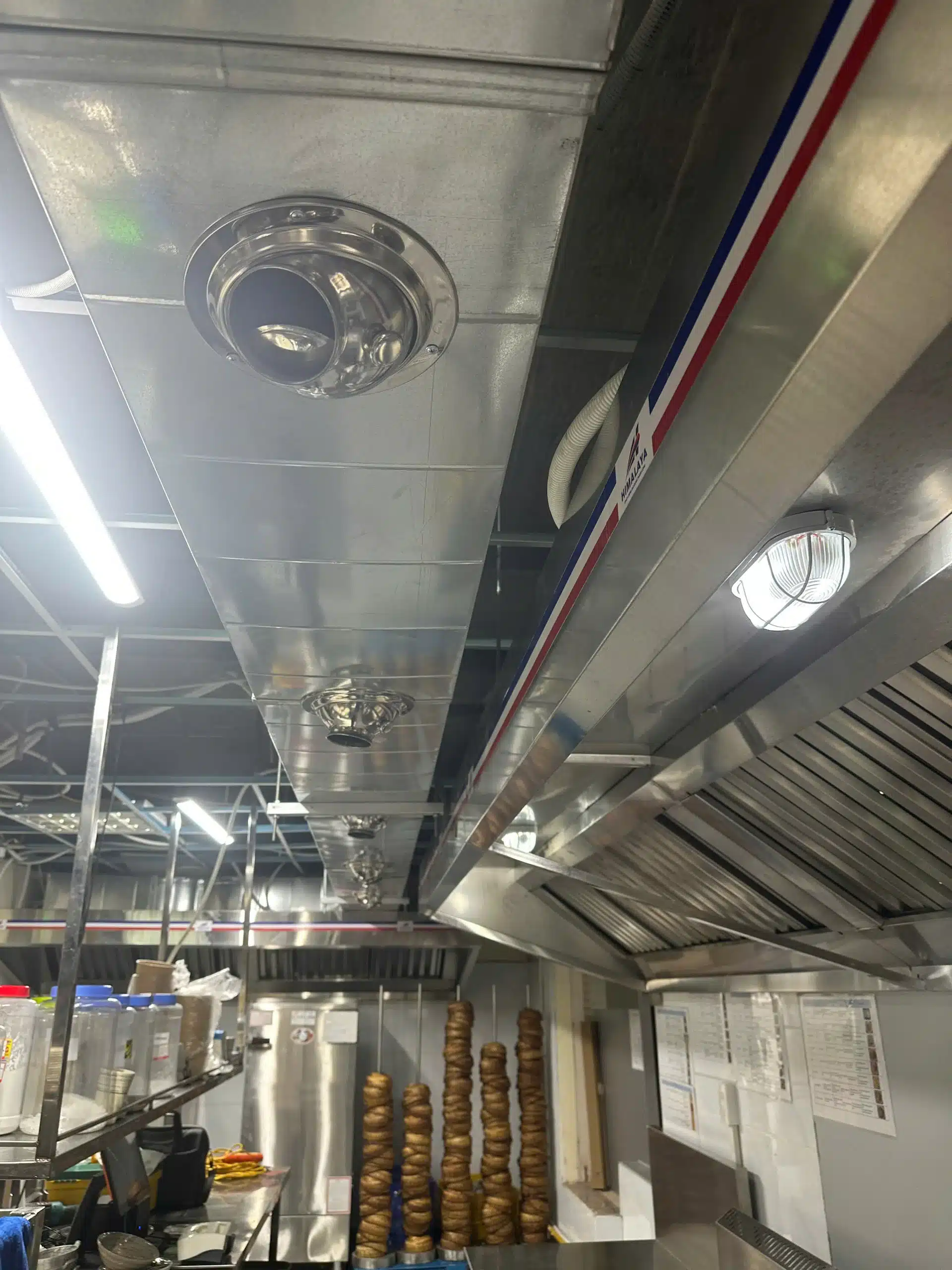 Hệ thống cấp gió mát trong bếp công nghiệp qua màng nước