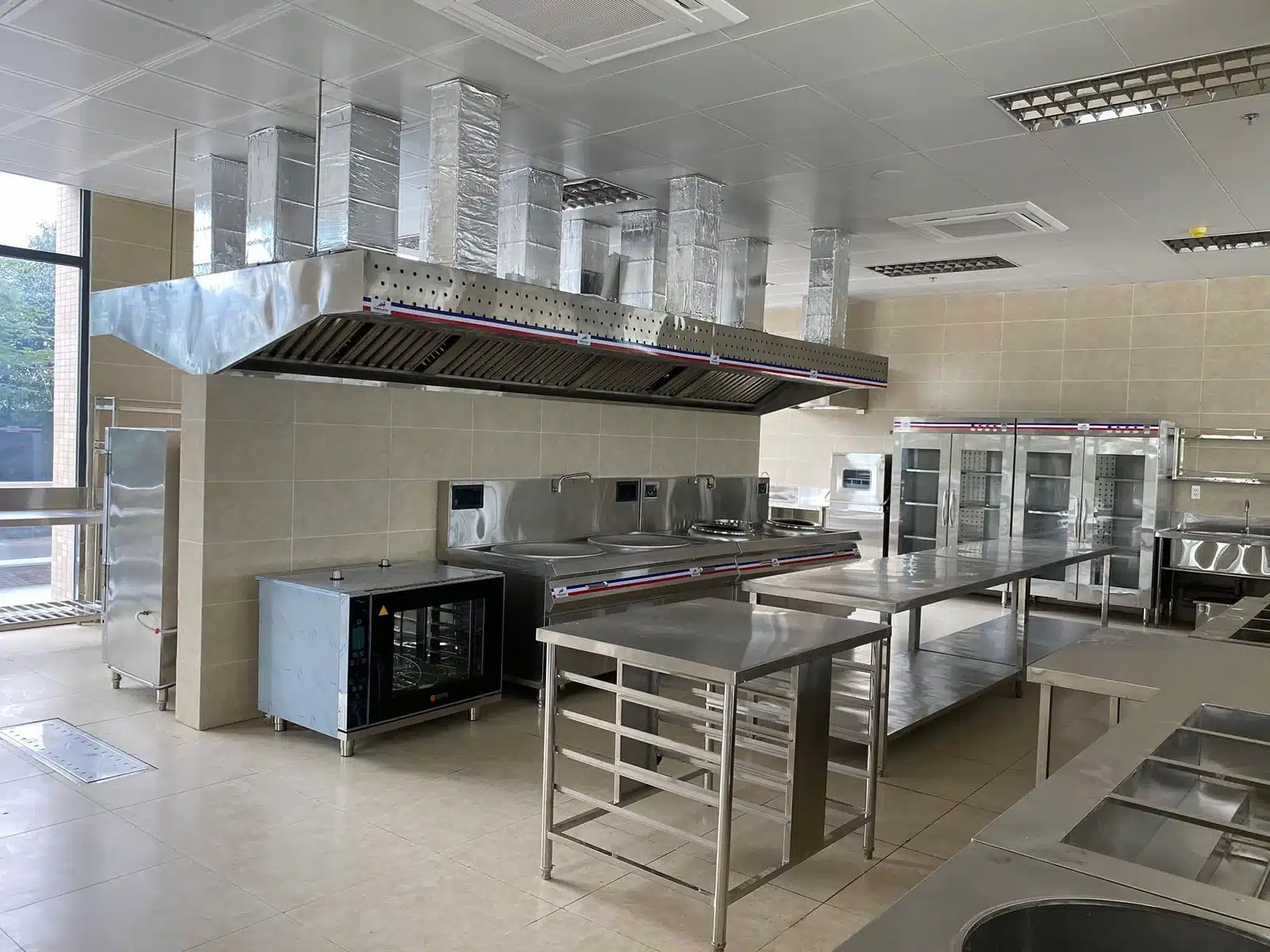 Bếp ăn trường học hiện đại